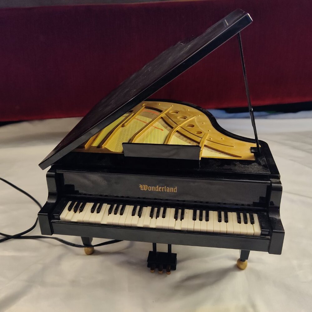 VINTAGE WONDERLAND BLACK GRAND PIANO MUSIC BOX ASSORTED CLASSIC TUNE BALLERINA